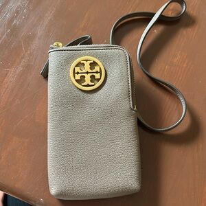 Tory Burch Grace phone crossbody classic taupe. Never worn, brand new.